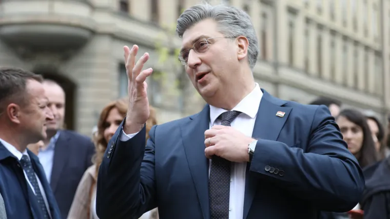 Plenković o nasilju nad ženama: 'Uvijek postoje kreteni'. Grbinu poručio: 'Kako ga nije sram hodati po cesti'