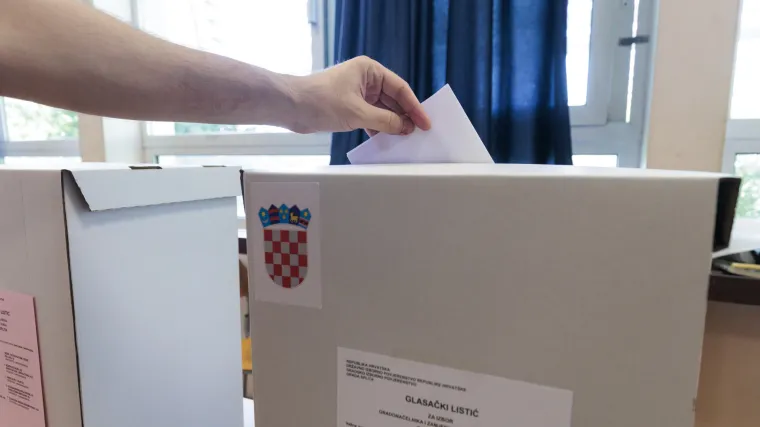 Otvorena birališta diljem zemlje: Građani biraju tko će iduće četiri godine upravljati državom