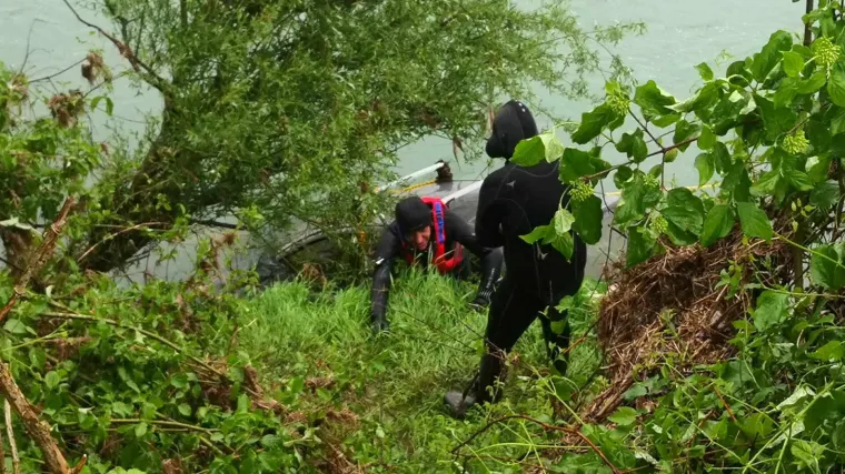 Automobil pronađen u Savi, zagrebački vatrogasci izvlačili ga satima - stigli i ronioci