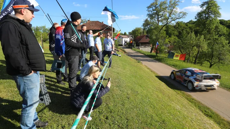 Hit snimka s Croatia Rallyja: Vozač nestvarnim potezom bacio gledatelje u delirij