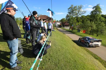 Hit snimka s Croatia Rallyja: Vozač nestvarnim potezom bacio gledatelje u delirij