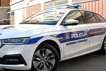 Izlazila na rikverc iz garaže i udarila stariju ženu (86)