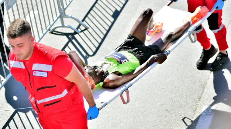 Drama u Beogradu: Slavio na maratonu pa se sru&scaron;io, iznesen je na nosilima