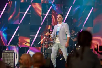 Ivan Zak pjevao Hrvatima u Kanadi: Pogledajte euforičnu atmosferu u dvorani