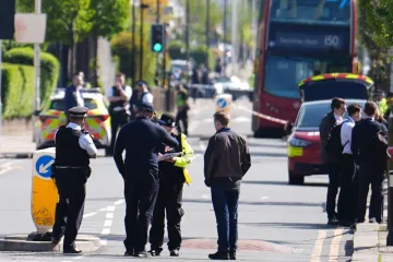 Muškarac mačem napao ljude u Londonu: U bolnici preminuo 13-godišnji dječak