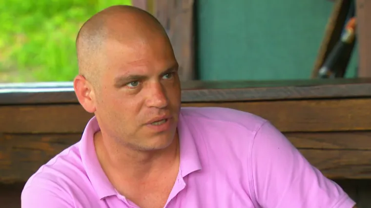 Alan ljut jer je Danijela spavala s Karmen u krevetu: 'Žena si koja krade tuđe žene'