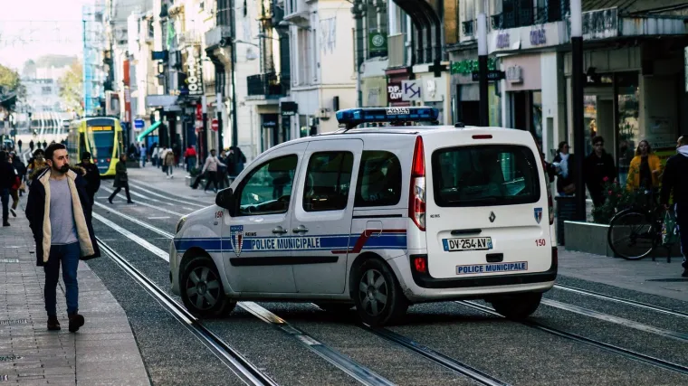 Francuski biznismen pronađen mrtav, pored njega ležala supruga s misterioznom porukom