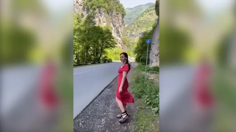 Mahala je turistima koji su se zaputili na kupanac, sekundu potom zadesila ih je prometna