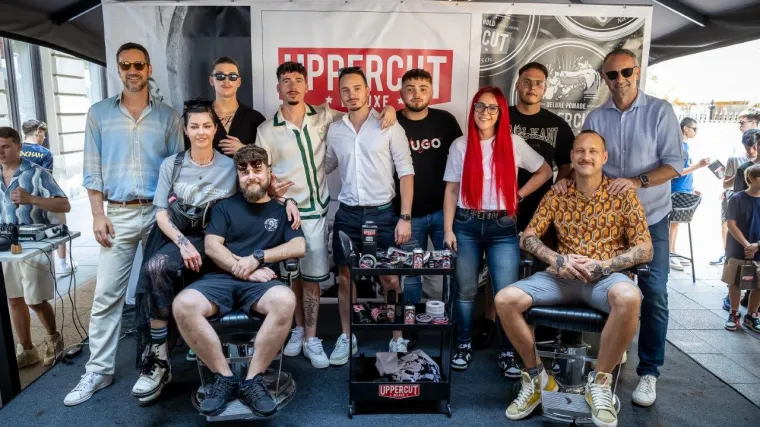 Okupljeni dobili priliku za besplatno šišanje i prigodne poklone