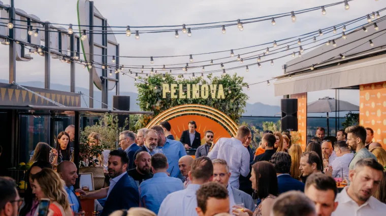 Brojni poznati uživali u &bdquo;golden houru&ldquo;