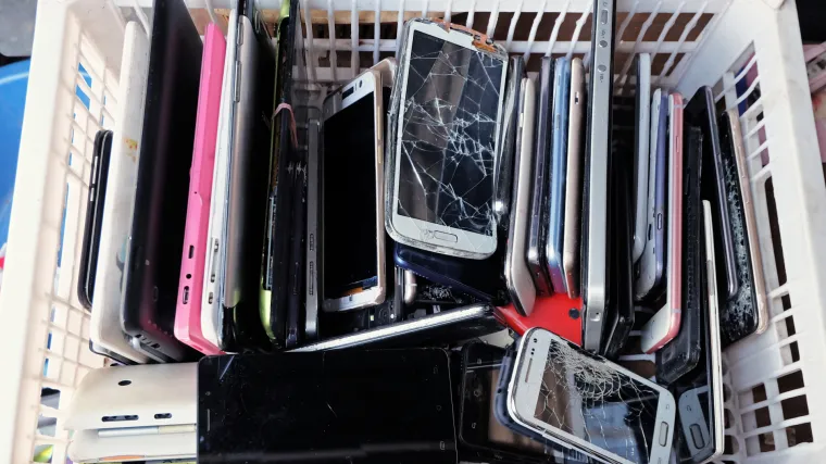 Imate hrpu starih mobitela od kojih vi&scaron;e nikakve koristi, a opet možete puno s njima&hellip;