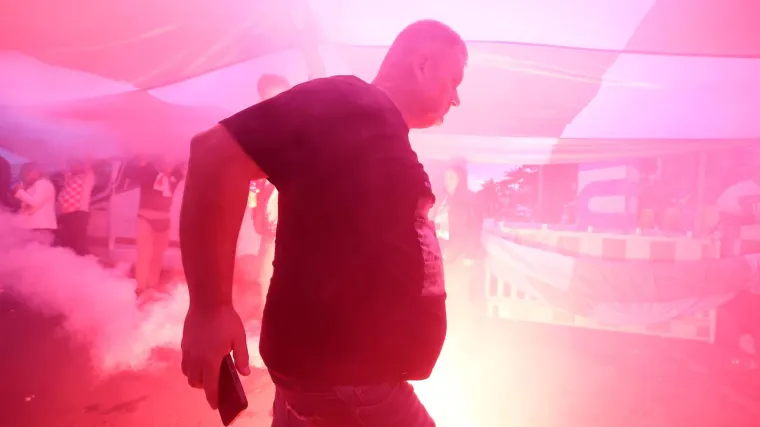 Ma ovo mogu samo Hrvati: Berlinsku premijeru imala i najveća hrvatska zastava, pao i striptiz