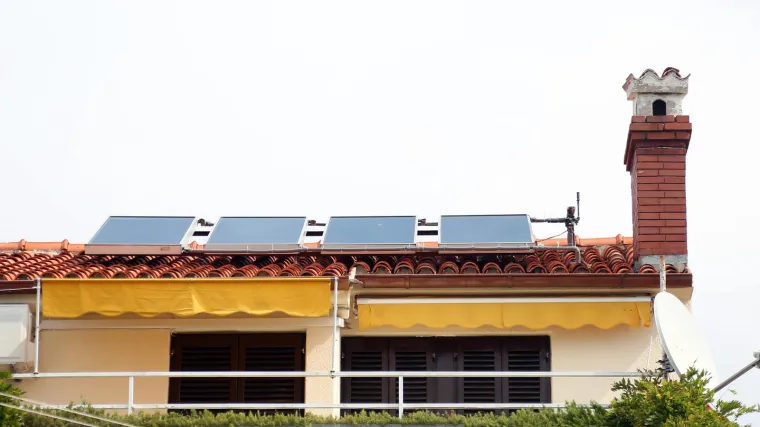 Mu&scaron;karac u Fažani krivo spojio kablove za solare, sve grunulo, on zavr&scaron;io s te&scaron;kim ozljedama