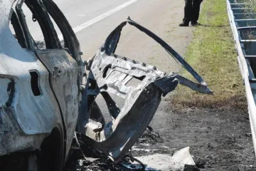 Vozilo u plamenu na A3 kod Lučkog. Promet privremeno zaustavljen