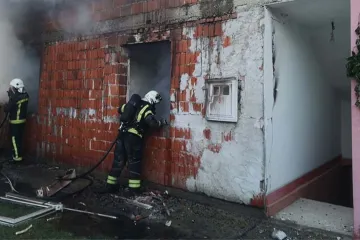 Eksplozija raznijela zid kuće kod Osijeka, izbio i požar: Vlasnik završio u bolnici