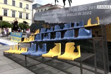 Ukrajina u Munchenu izložila granatirana sjedala sa stadiona u Harkivu