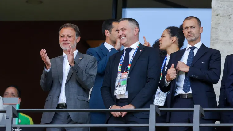 Povjerenstvo otvorilo predmet protiv Jandrokovića jer je državnim zrakoplovom na utakmicu vodio sina