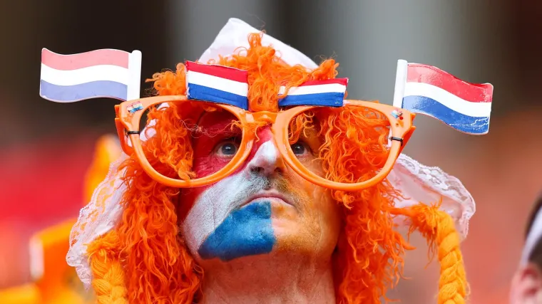 Osebujni Nizozemci i Francuzi obojali stadion, a na tribinama legenda do legende