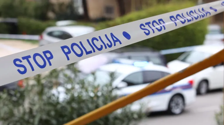 Sudjelovala dva auta: Vatrogasci izvlačili ženu nakon prometne nesreće u Splitu