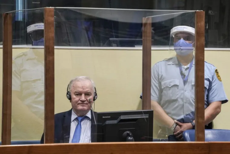 Skrivao se u selu kod rođaka. Nije bio ni sjena onom bahatom generalu, ali stav je ostao isti - arogantan