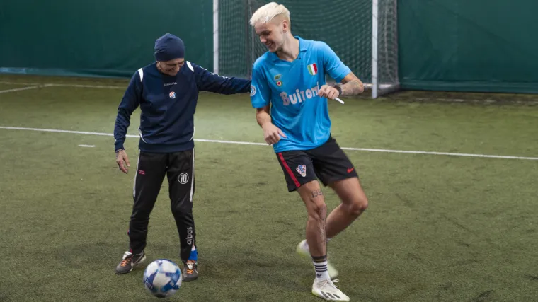 Natjerala ga da se pošteno oznoji: Maca Maradona opet pokazala kako se igra pravi nogomet