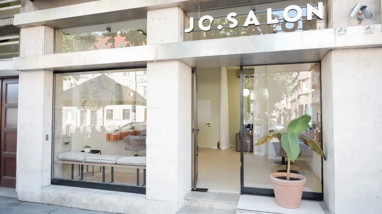 Boutique frizerski salon koji odi&scaron;e gradskim &scaron;armom