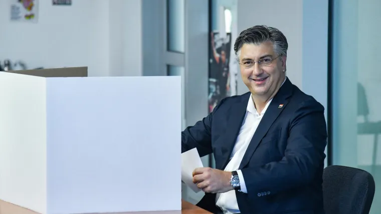 Jedini kandidat za predsjednika HDZ-a Andrej Plenković uvjerljivo pobijedio