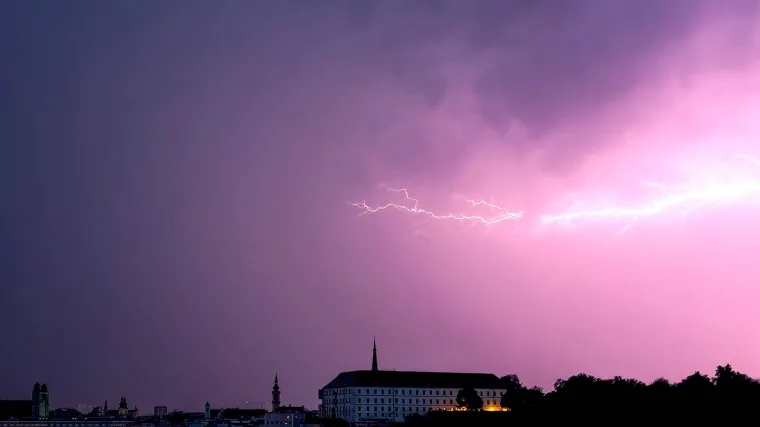 Austriju pogodilo stra&scaron;no nevrijeme: 190.000 udara munja, poplave i milijunske &scaron;tete
