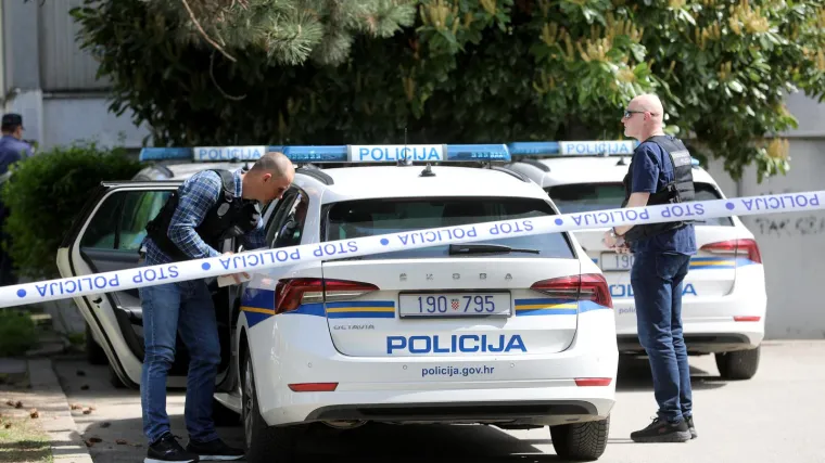 Manijak pucao po autima na parkirali&scaron;tu u Zagrebu: Stradale mečke, BMW...