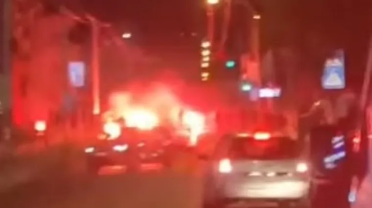 Uznemirujuće snimke iz Beograda: Automobilom se zaletio među masu