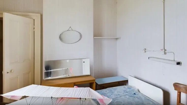 Prodaje se dvokatnica, a cijena uopće nije velika. No, postoji kvaka...