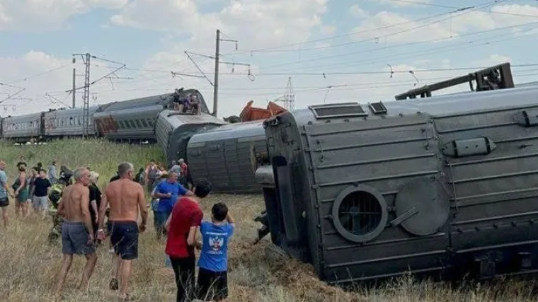 U Rusiji iz tračnica iskočio vlak s 800 putnika: Najmanje dvoje mrtvih, deseci ozlijeđeni