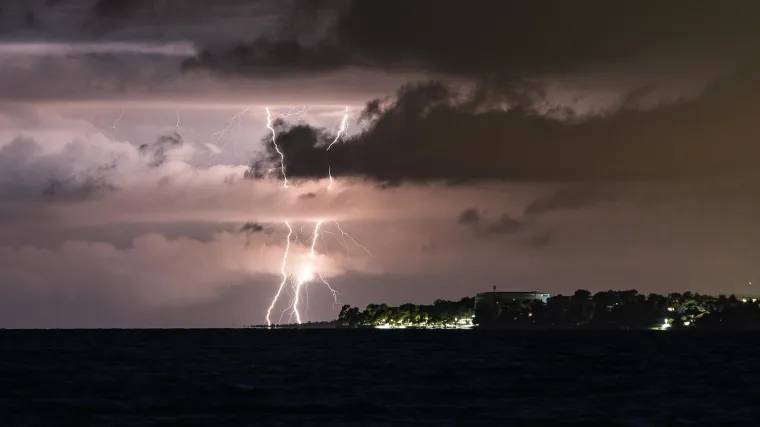 U Italiji se stvara velika oluja: Dolazi i k nama, bit će jako opasno