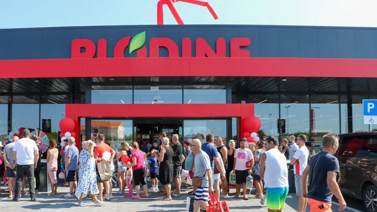 PLODINE STIGLE U PRIVLAKU