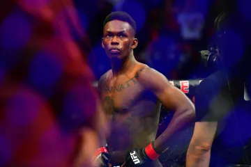 Umjesto &scaron;aka padale su suze: Adesanya se rasplakao na presici uoči borbe