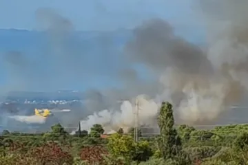 Veliki požar kod Zadra: Vatra se približava kućama, na terenu sve raspoložive snage