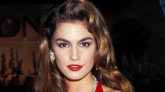 Zbog madeža joj karijera visila o koncu, danas ga nosi s ponosom: Ovo je fatalna manekenka u mladosti