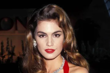 Zbog madeža joj karijera visila o koncu, danas ga nosi s ponosom: Ovo je fatalna manekenka u mladosti