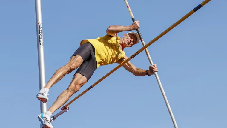 Stenmark i dalje oduševljava publiku, ali sada skačući s motkom