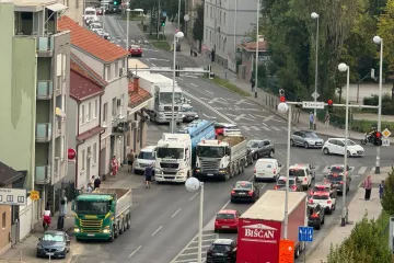 Kamion u kvaru zakrčio promet na zagrebačkoj Selskoj: 'Ostali se jedva provlače'