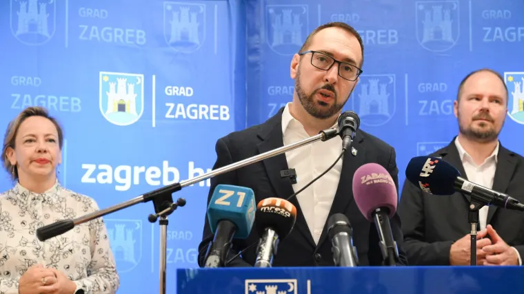 Tomislav Toma&scaron;ević odgodio uvođenje novog sistema naplate parkinga: 'Model je neodrživ'