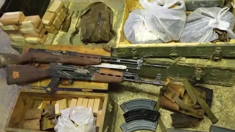 Za eksploziju u Generalskom Stolu kriva zolja! Policija kod vlasnika našla i automatske puške, eksploziv...