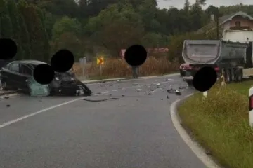 Sudarili se auto i kamion u Zagorju: Jedna osoba je ozlijeđena. Čeka se helikopter?