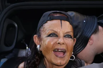 Tko je ekscentrična Francuskinja koja je zavela slavnog dizajnera? Ru&scaron;i sve norme