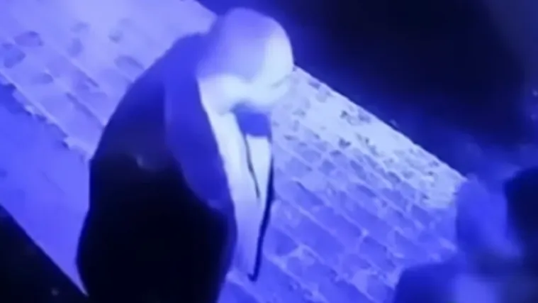 Ogroman tip namjerio se u gradu na manjeg od sebe. Pogledajte kako je zavr&scaron;ilo