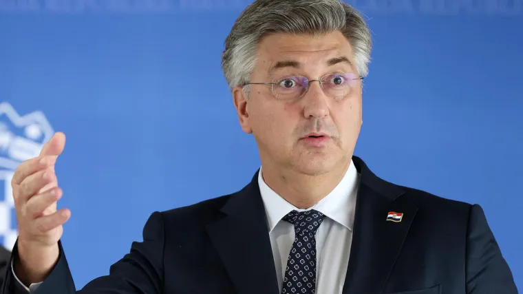 Plenković: 'Čuo sam tri verzije o dječakovim roditeljima. Sve su laži'