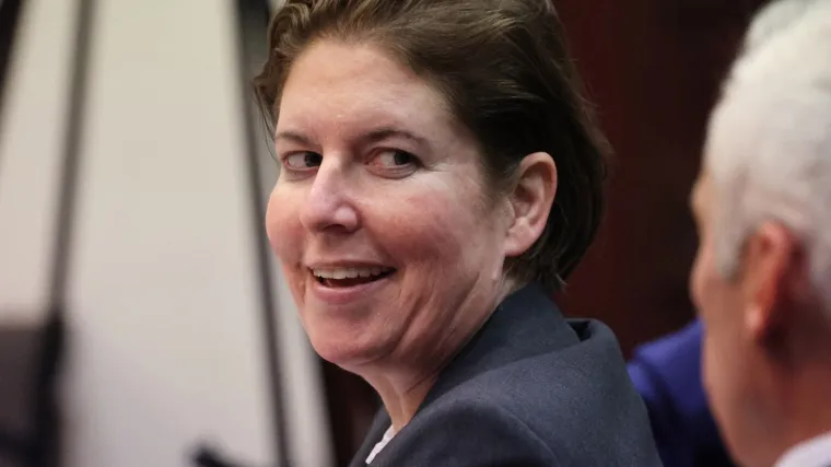 Zatočila dečka u kovčeg i pustila ga da umre. Zločin otkrila jeziva snimka: 'Smijala mu se'