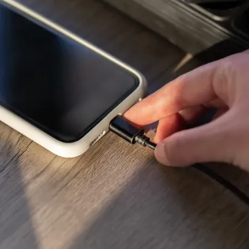 Ovu pogrešku mnogi čine kad pune mobitel, a ona drastično skraćuje vijek baterije