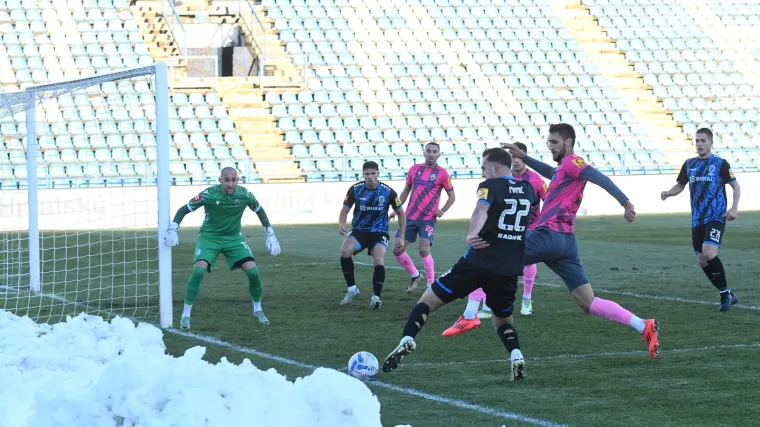 Za neke snježne gadosti, a za Duju Čopa radosti. Slavlje mu je bilo zimsko