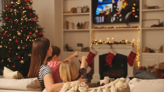 Ovo su najljepši božićni filmovi u 2025. Najboljih 25 naslova kima se rado vraćamo